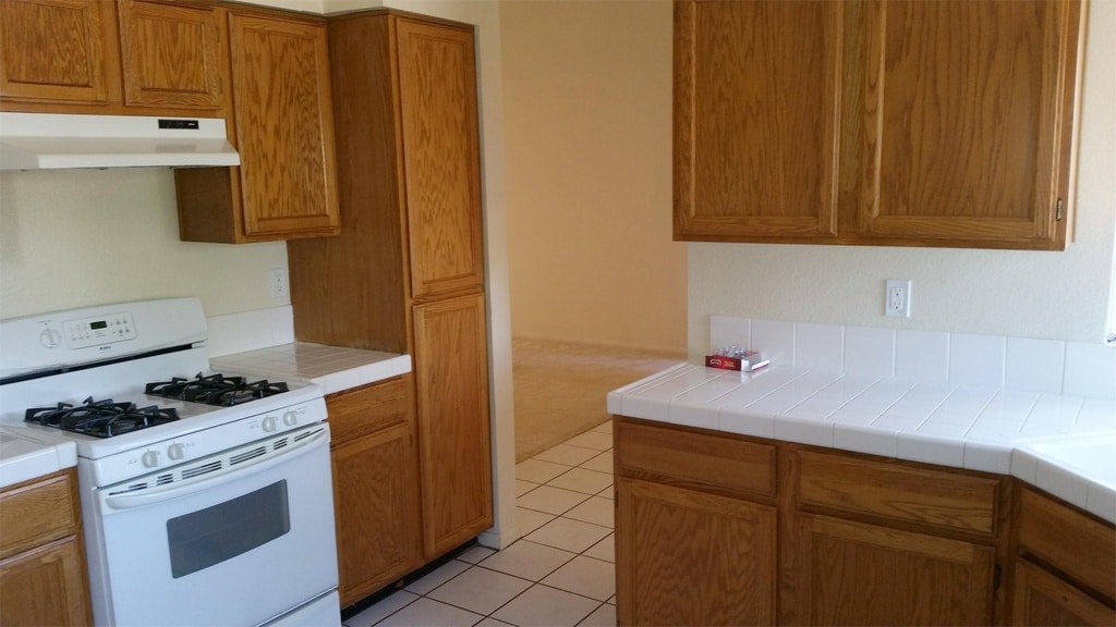 988 W 15th Interior 2