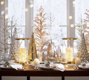 Silver and gold don’t fail to impress in this fabulous dining decor.