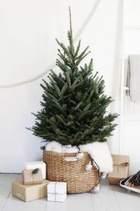 Holiday Decors to Inspire You Bare and Minimal