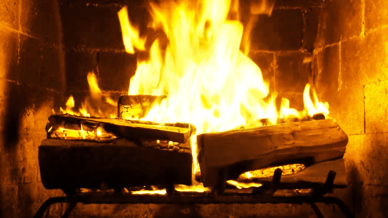 Fireplace Netflix - Smart Holiday Decor