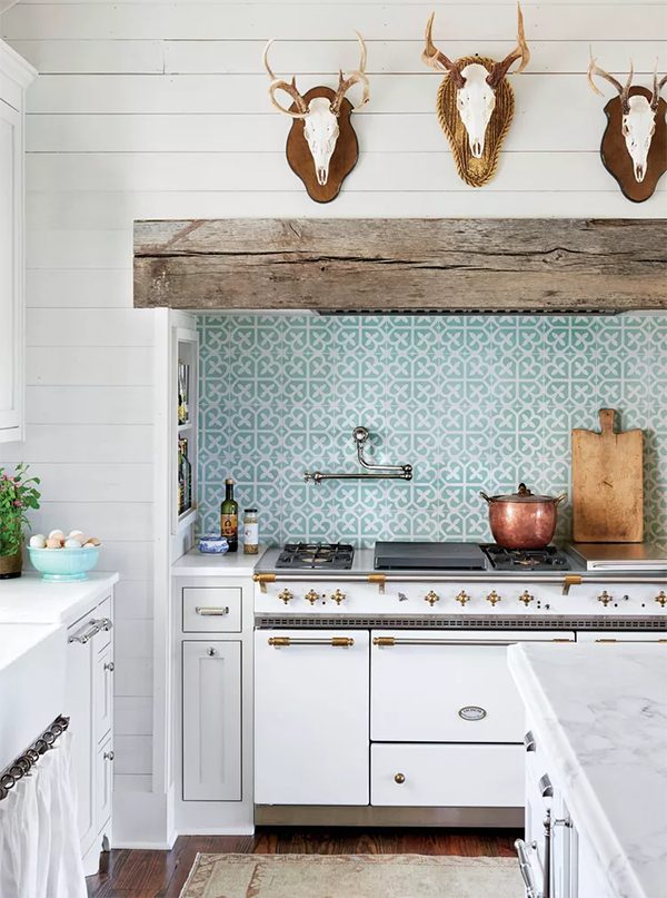 Rustic Accent Kitchen Range Hood