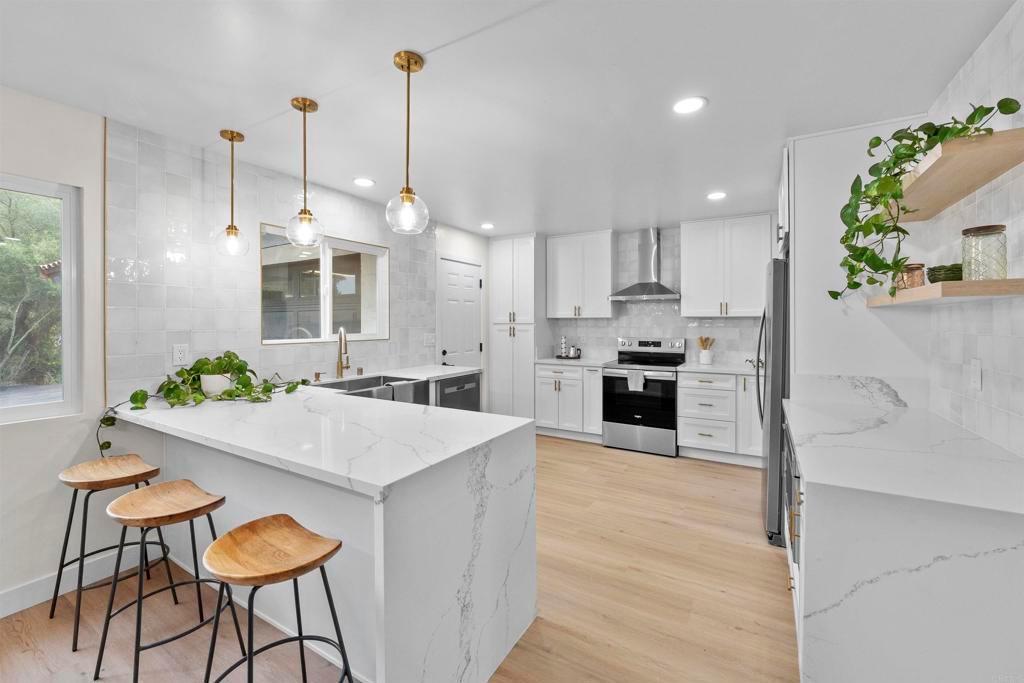 26230 N Lake Wohlford Rd, Valley Center, CA 92082 kitchen