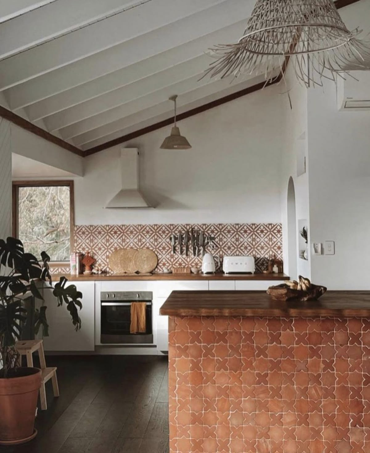 textured tiles in the kitchen
