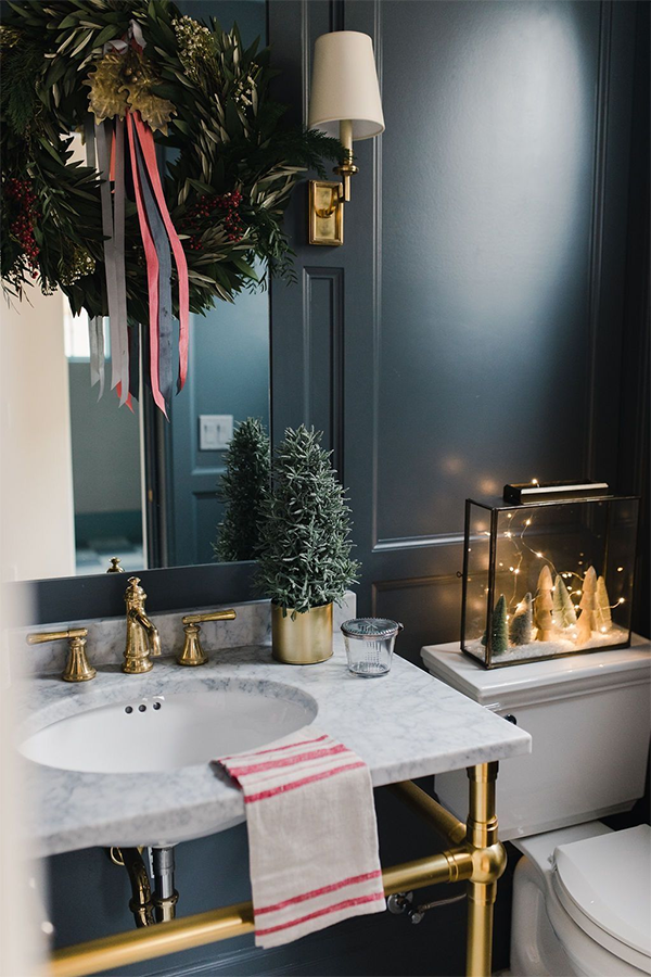 Christmas bathroom